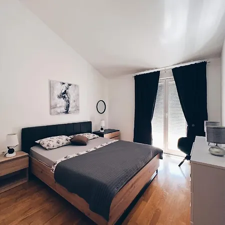 Mirkec * Kastela