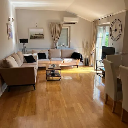 Mirkec Apartment